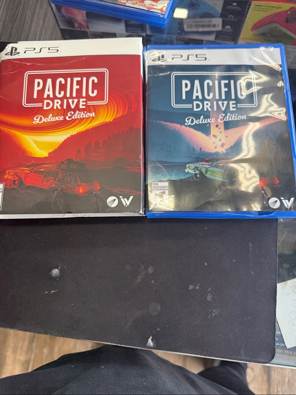 Pacific Drive Deluxe Edition (PS5) - Red & Blue
